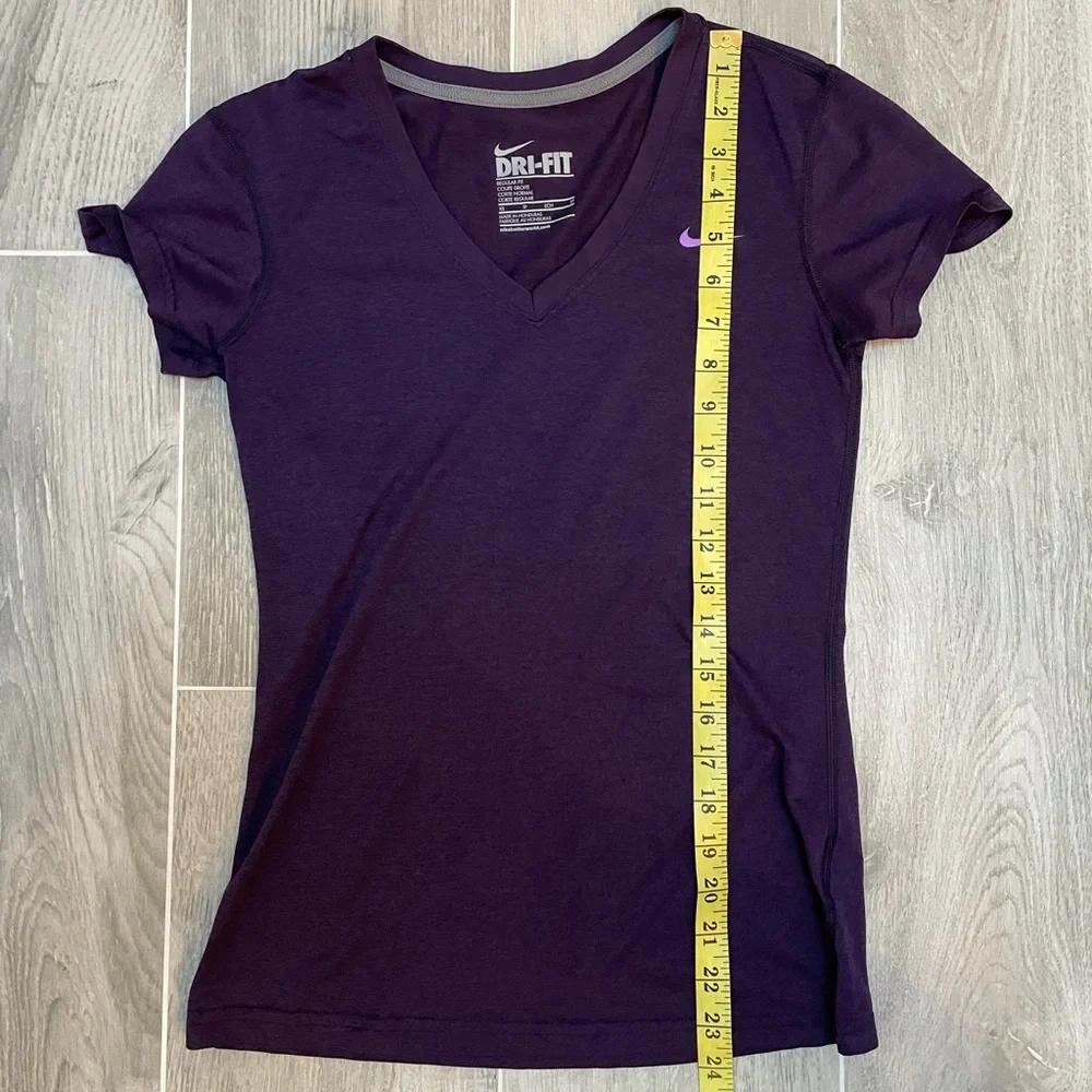 Nike Women’s Purple Dri-FIT V-Neck Athletic T-Shirt XS